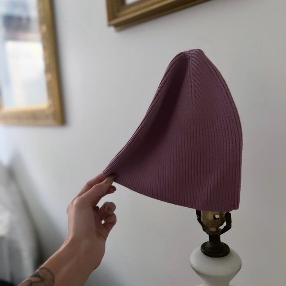 Aritzia Beanie - Picture 2 of 2